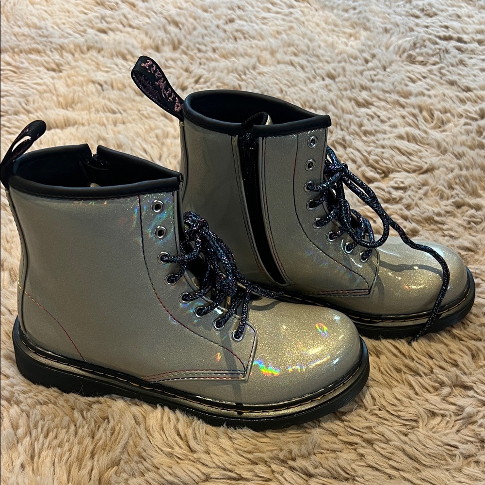 NWOT- Kids Dr.Martin Iridescent Boots ✨